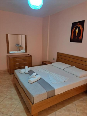 Papas Apartment, Vlorë